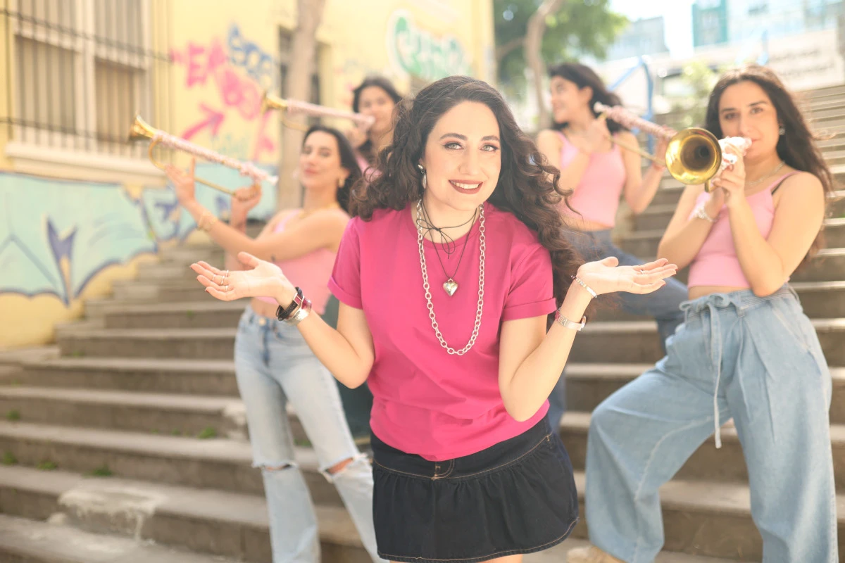 Ayşenur Gök’ün Yeni Şarkısı “Erkekler” Tüm Platformlarda