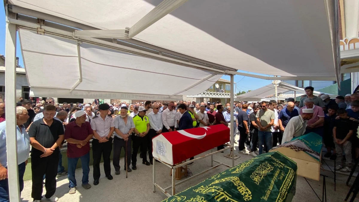 CENAZELERİ TOPRAĞA VERİLDİ