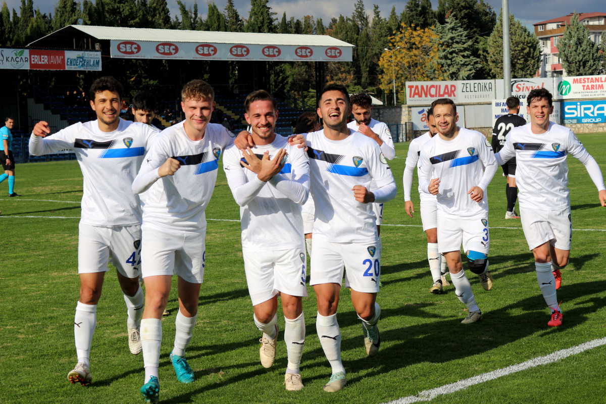 Karaca Nazilli’yi rahat geçti: 3-0