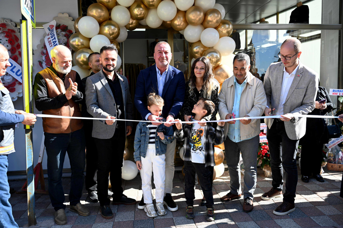 Şıklığına şıklık katmak isteyen kadınların yeni adresi “Özlemce Butik” açıldı